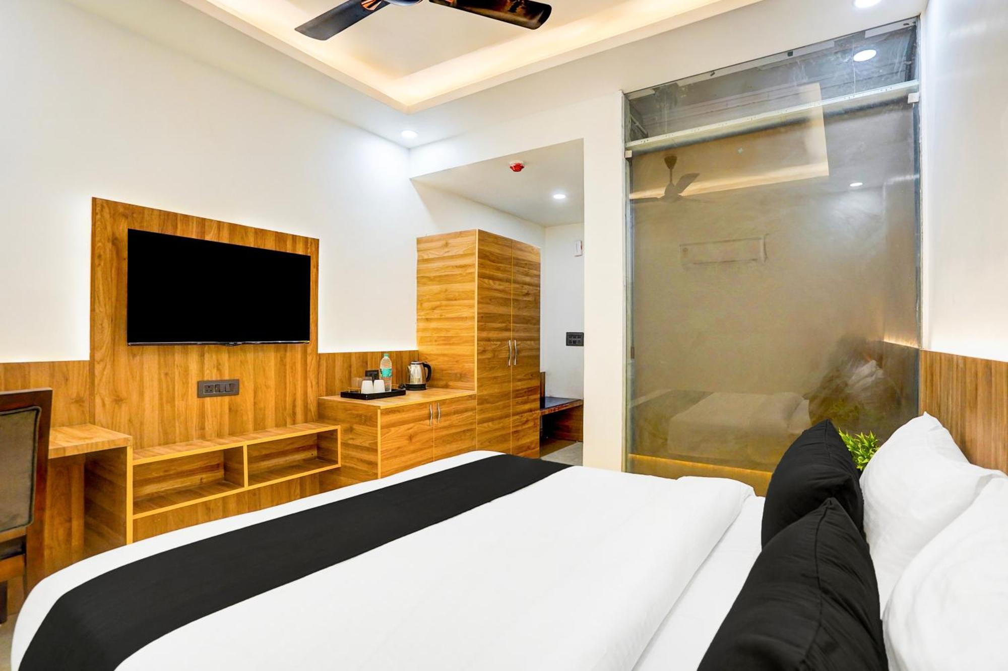 Townhouse Grand Address Hotel And Banquet Ghaziabad Eksteriør billede