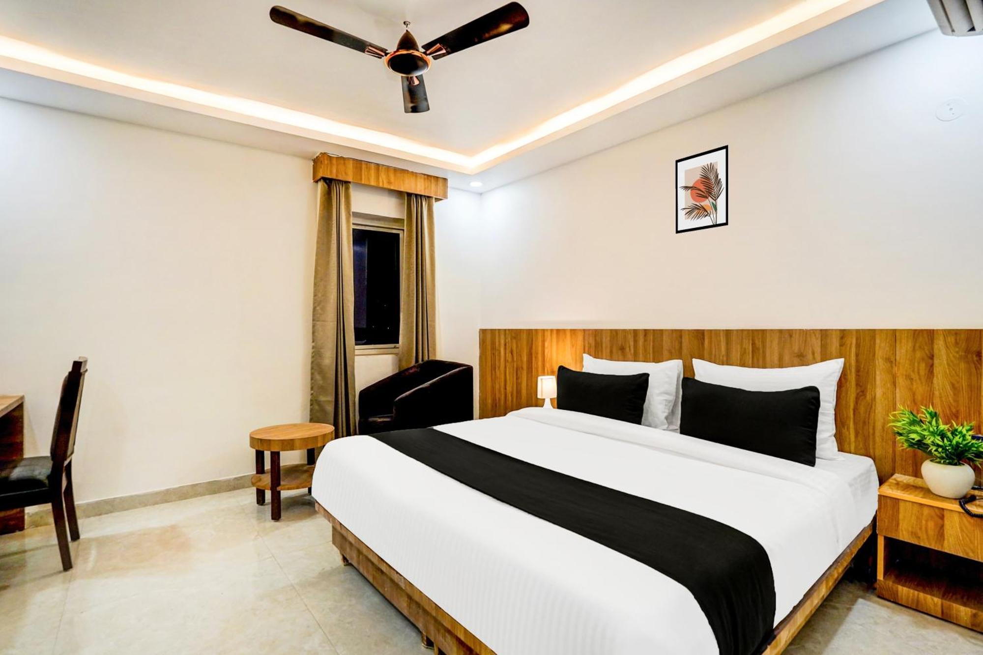 Townhouse Grand Address Hotel And Banquet Ghaziabad Eksteriør billede