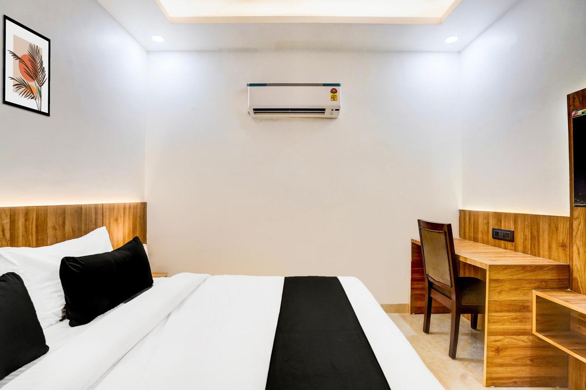 Townhouse Grand Address Hotel And Banquet Ghaziabad Eksteriør billede