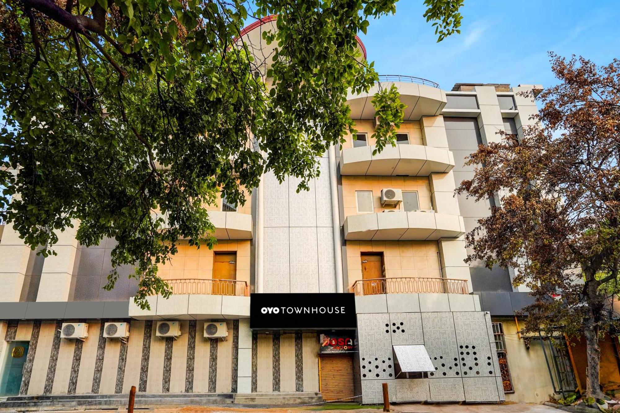 Townhouse Grand Address Hotel And Banquet Ghaziabad Eksteriør billede