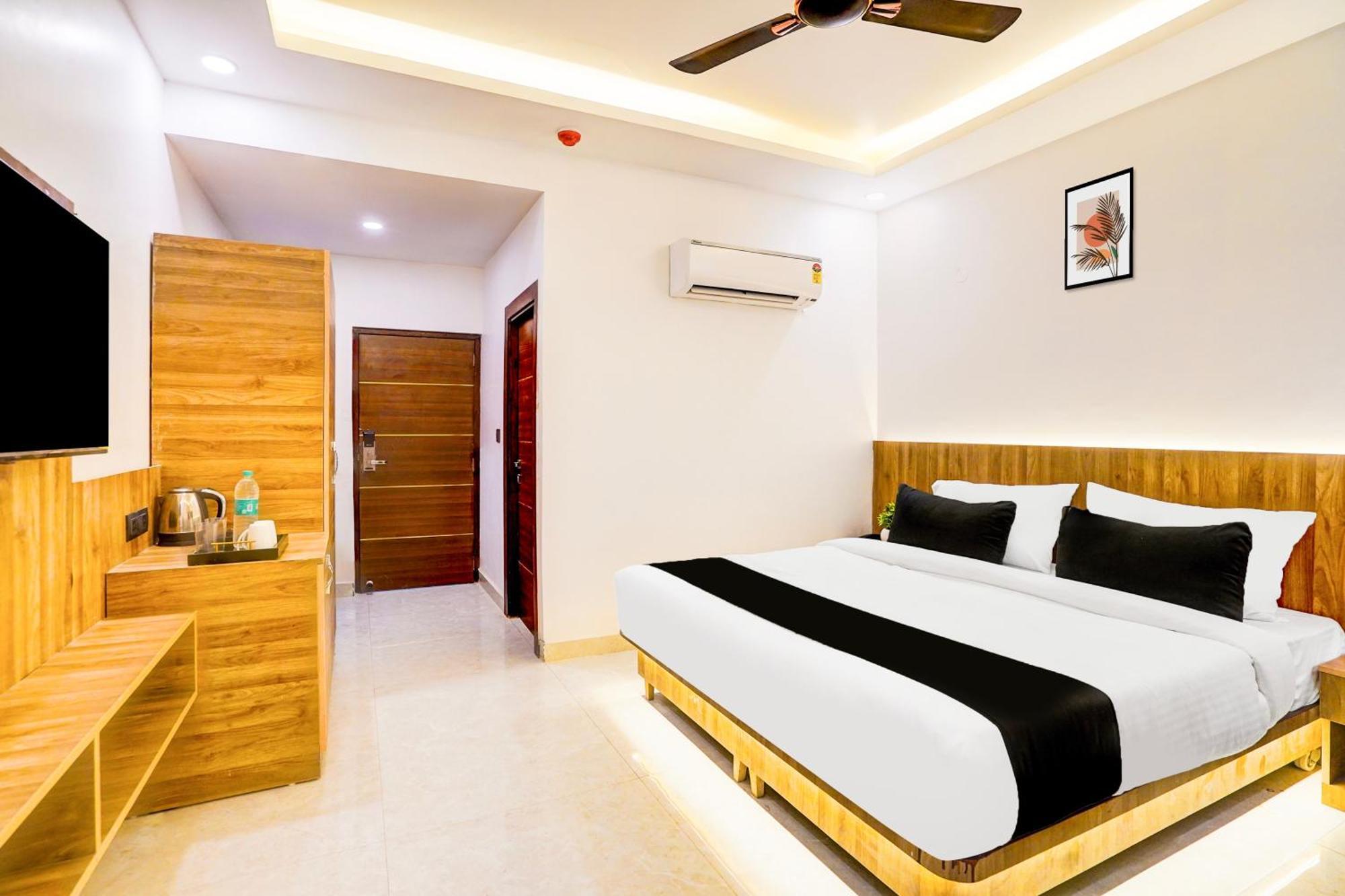 Townhouse Grand Address Hotel And Banquet Ghaziabad Eksteriør billede